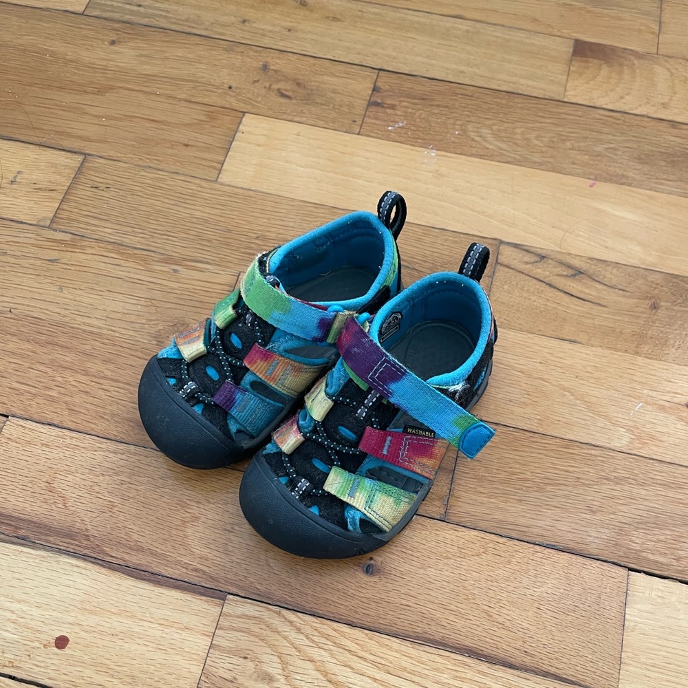 Keen rainbow sandals toddler size 7